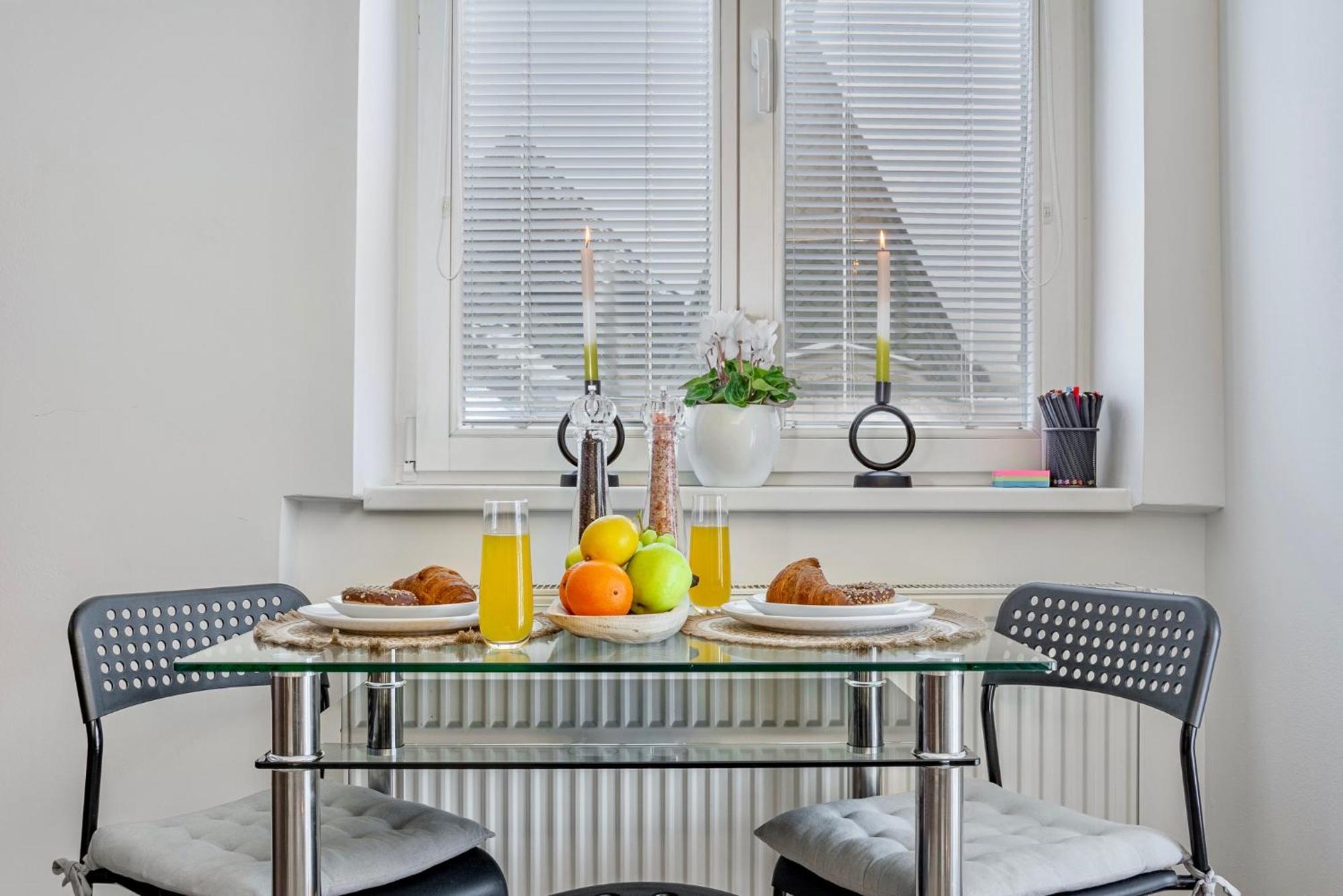 Natural-Style Apartment In The Centre Of Братислава Екстер'єр фото